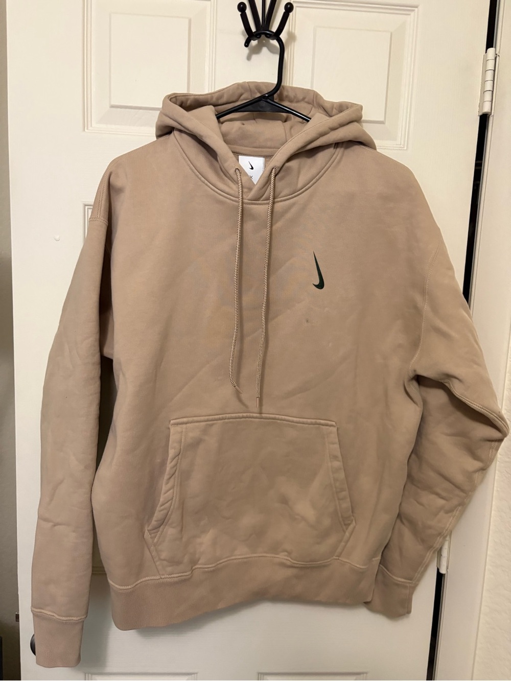 Nike women‘s Billie Eilish sweater